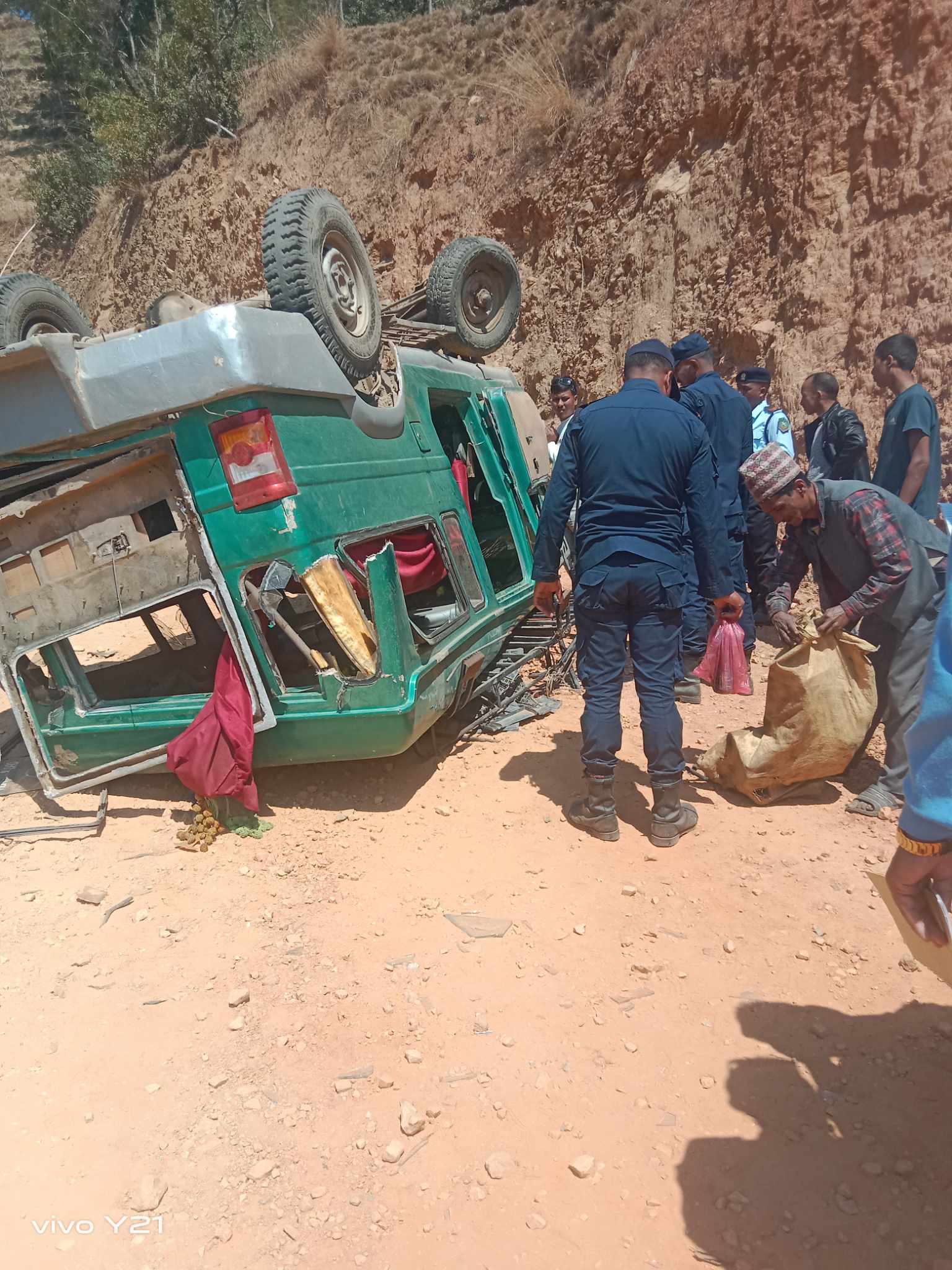 सल्यानमा जीप दुर्घटना हुँदा १७ जना घाइते