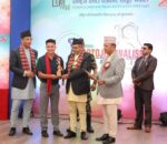 रोयल इन्फिल्ड कर्णाली प्रदेश फोटो पत्रकारिता पुरस्कार २०२५ सल्यानका पत्रकार बुढाथोकीलाई