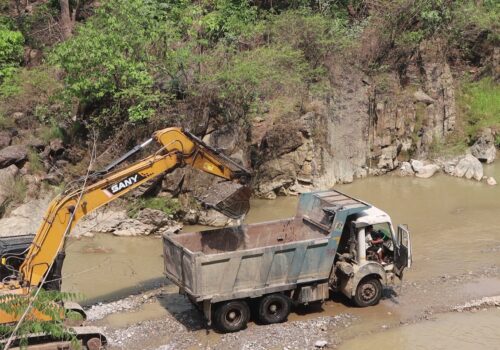 भदौ मसान्तसम्म सल्यानको त्रिबेणी गाउँपालिका भित्रका खोलाहरुमा गिटी बालुवा निकाल्न नपाइने