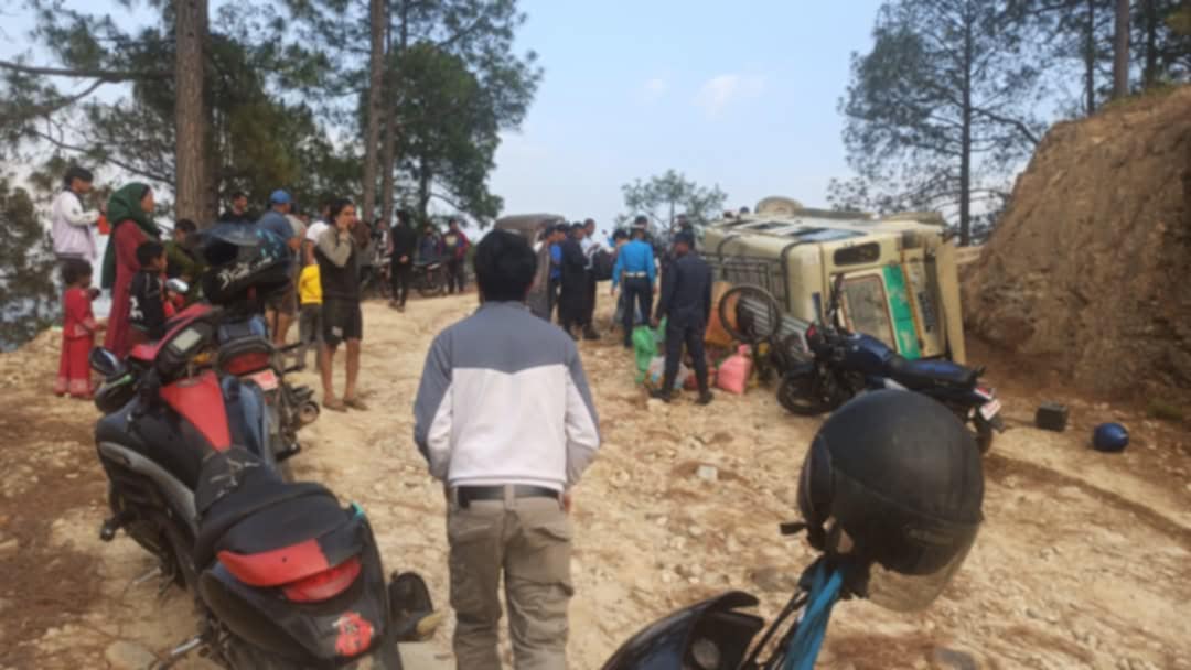 सल्यानमा जीप दुर्घटना हुँदा चालक सहित १६ जना घाईते