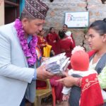 सिद्ध कुमाखका ६ सय ५९ आमाहरुलाई पाेषण पिठो  वितरण