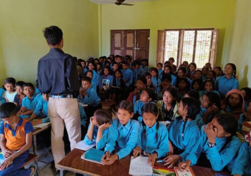स्थानीय क्लब द्वारा बालविवाह र वर्षा बाट उत्पन्न हुने जोखिम बारे सचेतना