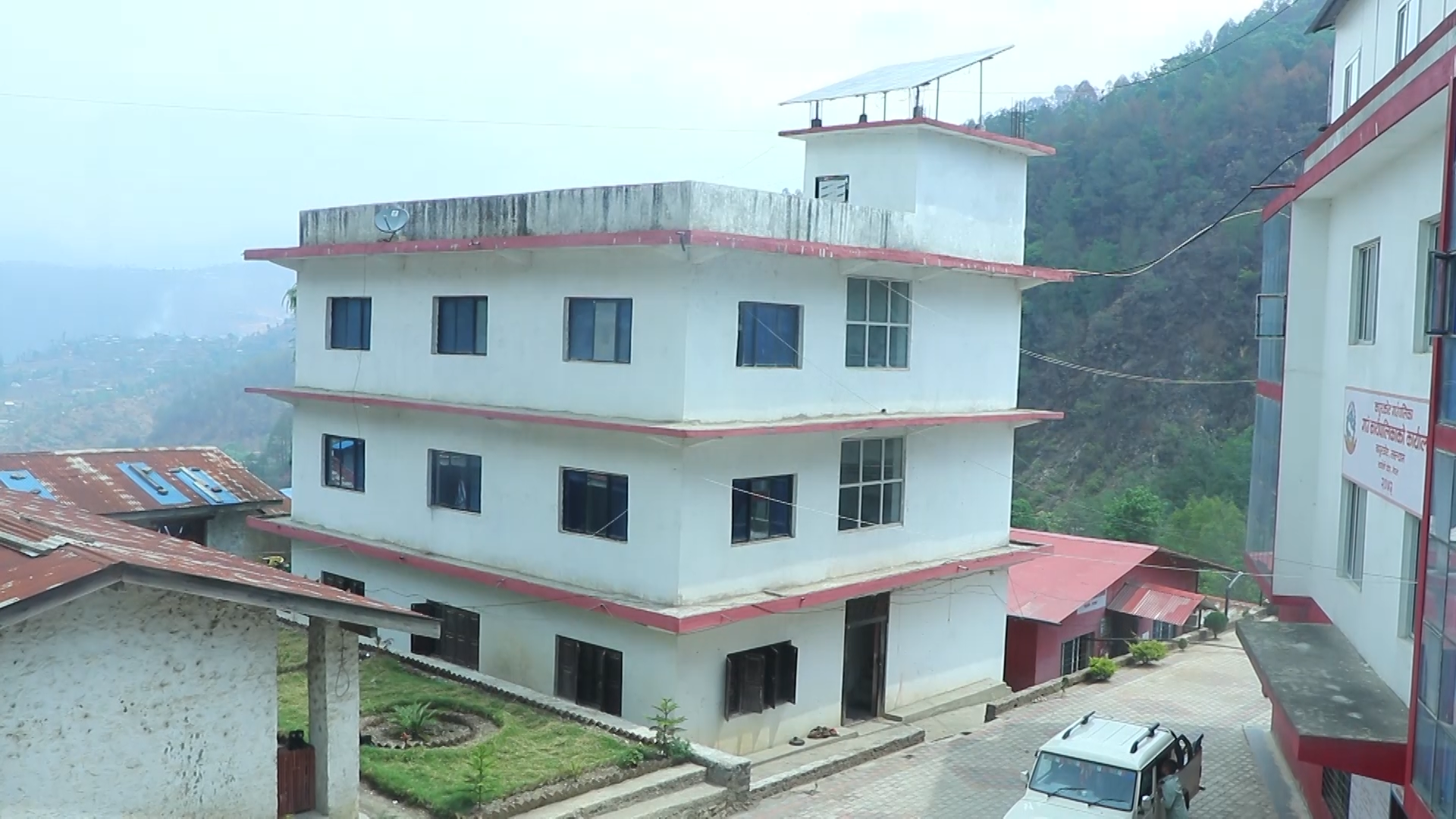 कर्णाली प्रदेश सरकारले निर्माण गरेका बिषादी प्रयोगशाला भवन अलपत्र