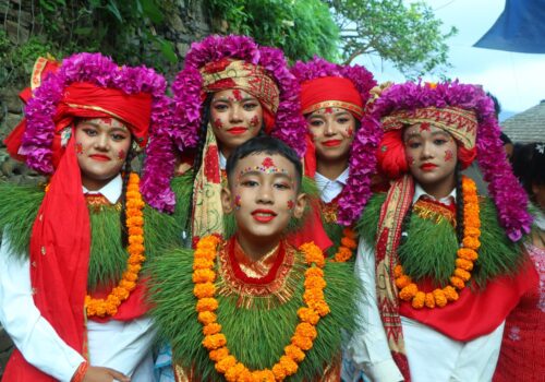 सल्यानमा गाईजात्रा, युवा महिलाको जोश : फाेटाे फिचर