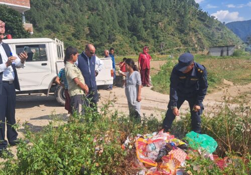 चाडपर्व लक्षित बजार अनुगमनलाई सल्यानमा तीव्रता, म्याद नाघेका सामग्री नष्ट