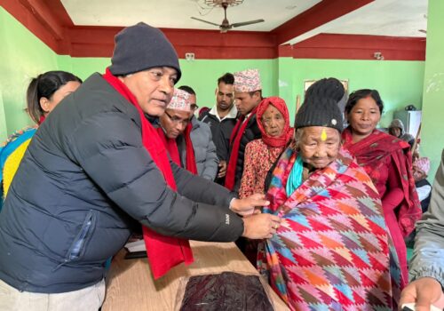 कालिमाटी गाउँपालिकाद्वारा जेष्ठ नागरिकलाई न्यानो कपडा वितरण