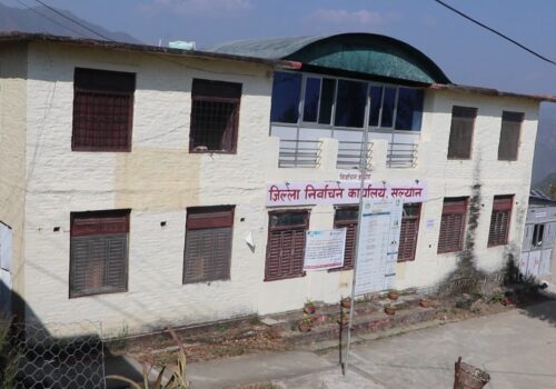 मतपत्र सहित निर्वाचनको आवश्यक सामग्री सल्यान आइपुग्यो